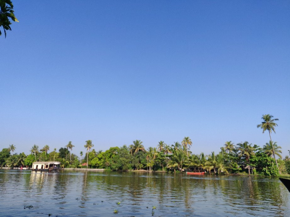 Peaceful Lake Homestay主图