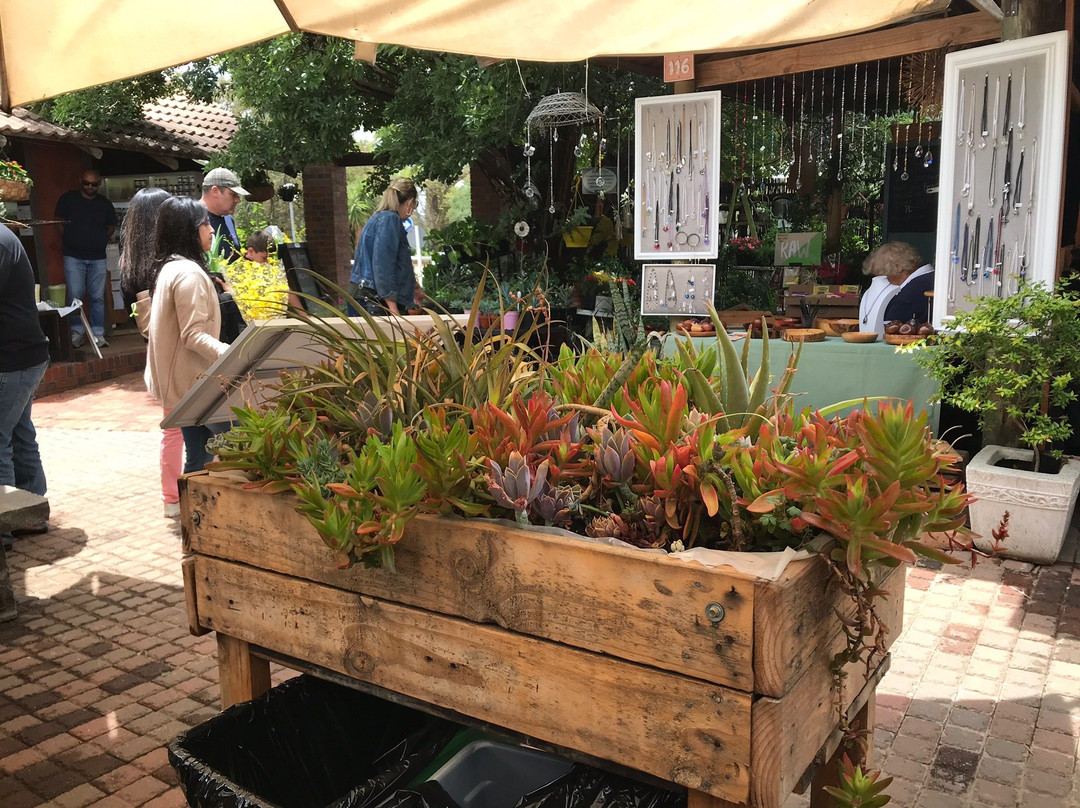Bryanston Market景点图片