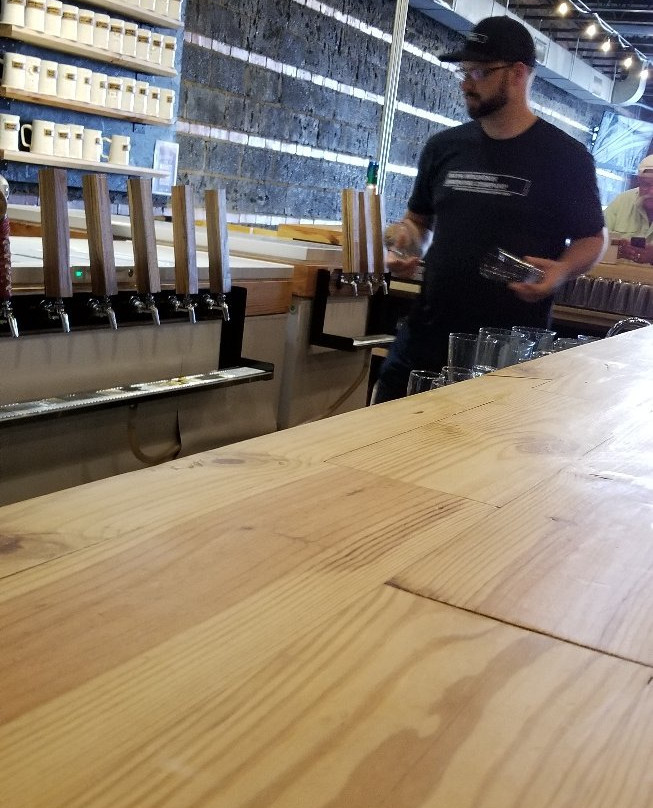 Bays Mountain Brewing Company-金斯波特必去景点