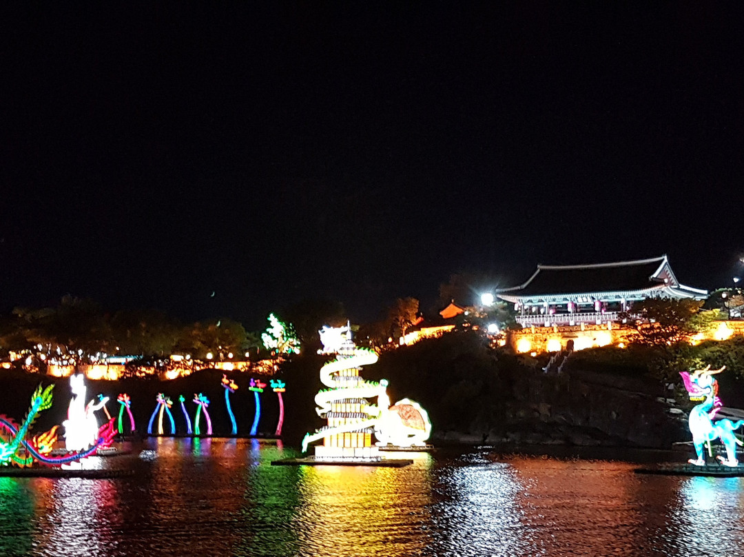 Jinju Namgang Yudeung Festival-晋州市必去景点
