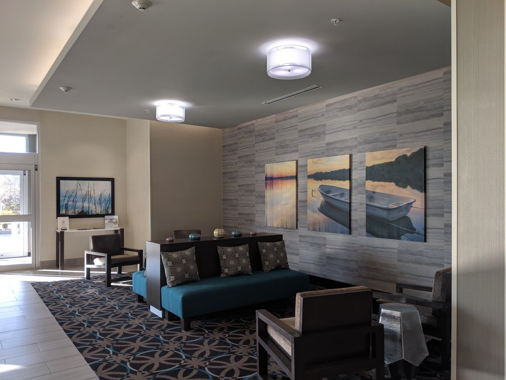 La Quinta Inn & Suites by Wyndham Terre Haute主图