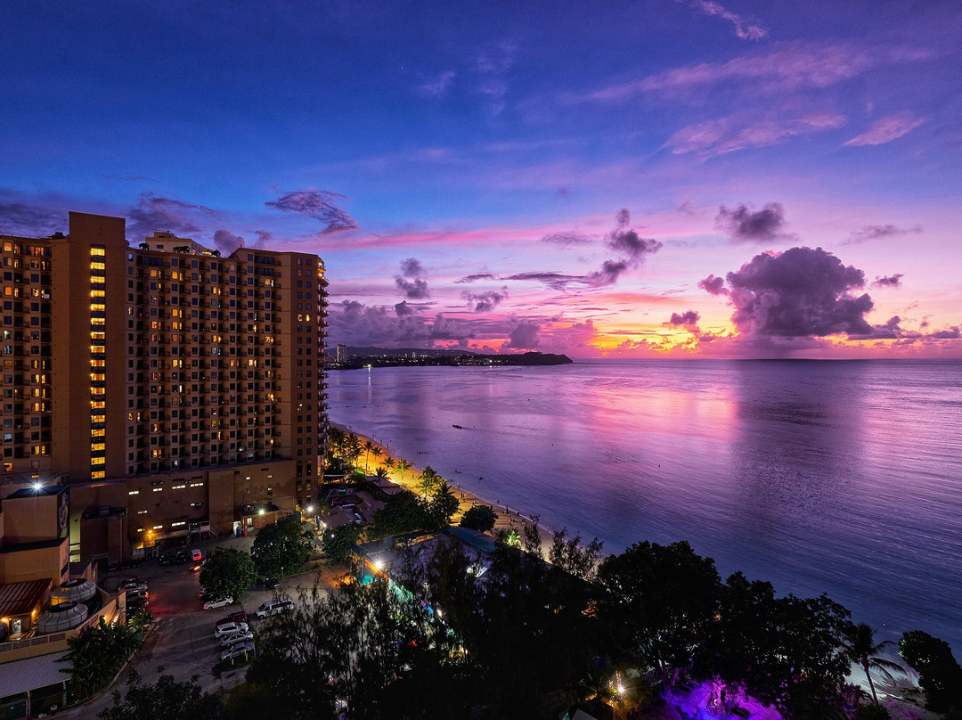 关岛珊瑚礁和橄榄温泉度假酒店主图