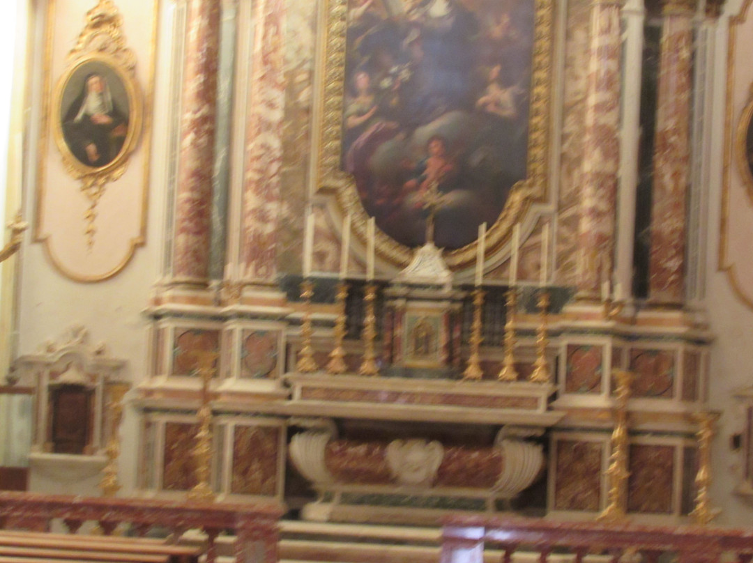 Chiesa di Santa Chiara-苏尔莫纳必去景点