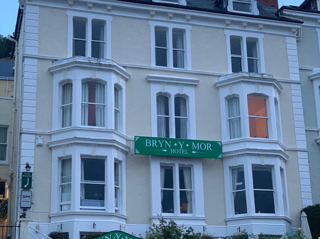 布莱恩-Y-摩尔酒店主图