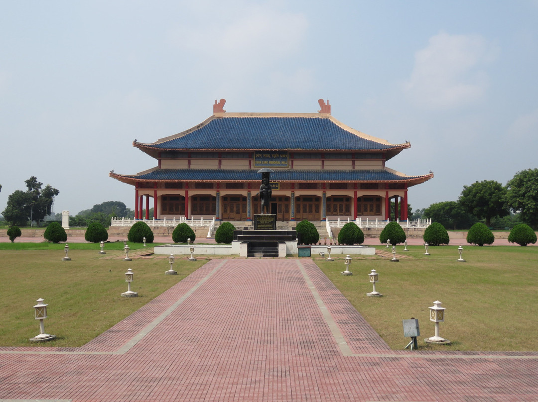 Xuanzang Memorial景点图片