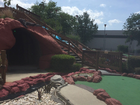 Fort Liberty旅游景点-Mountasia Fantasy Golf & Games