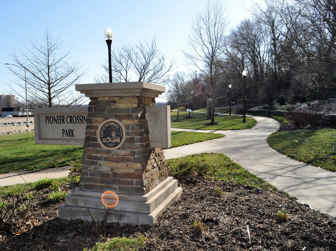 Pioneer Crossing Park景点图片