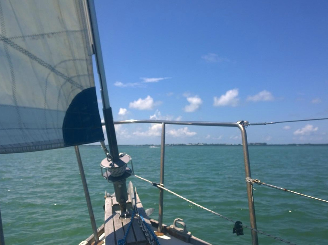 俘虏岛旅游景点-New Moon Sailing