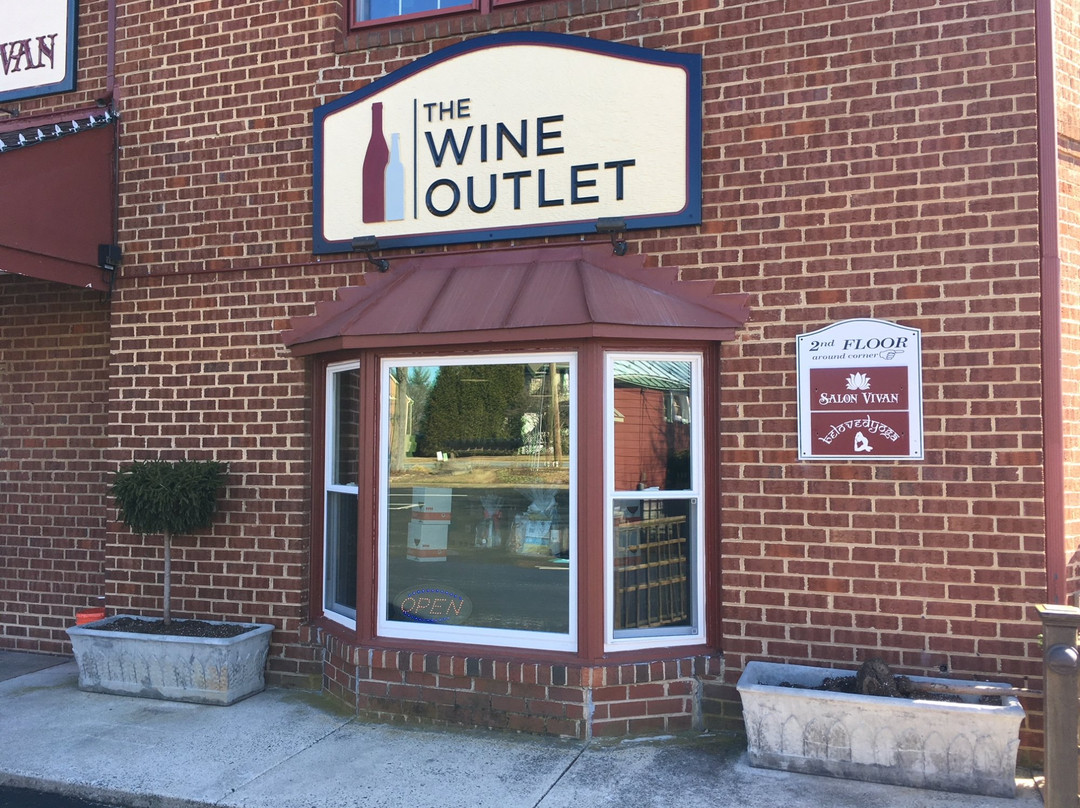 Great Falls Wine Outlet景点图片