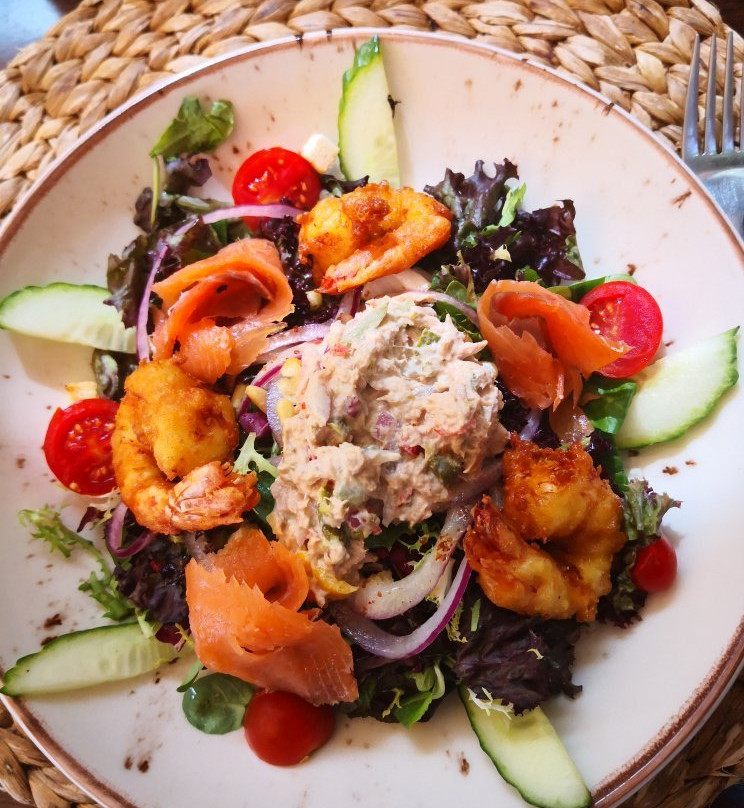 Edén Bar Healthy Food & Drinks Good Music