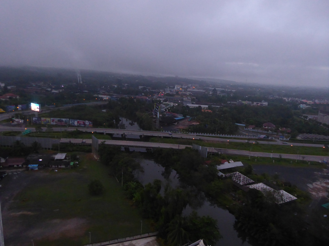 钻套房酒店主图