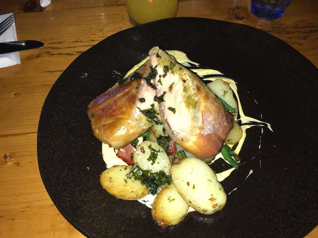 The Wiremill Lakeside Pub & Inn主图