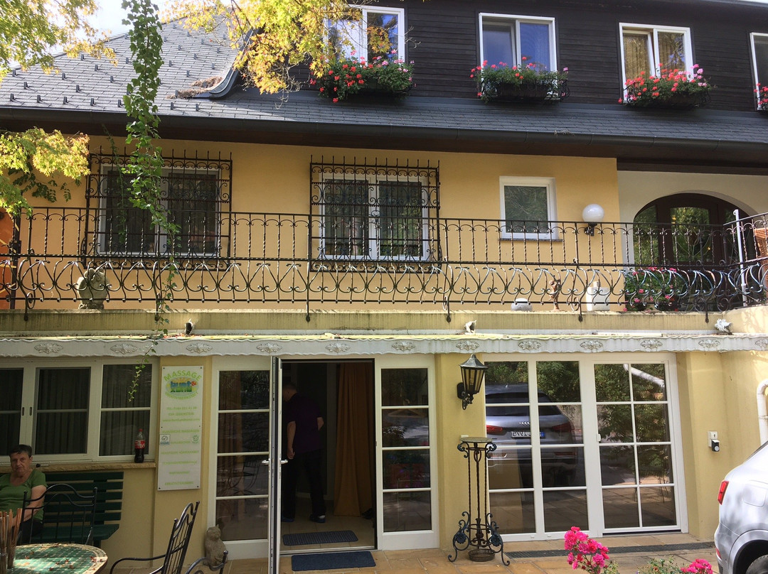 Häuserl im Wald主图