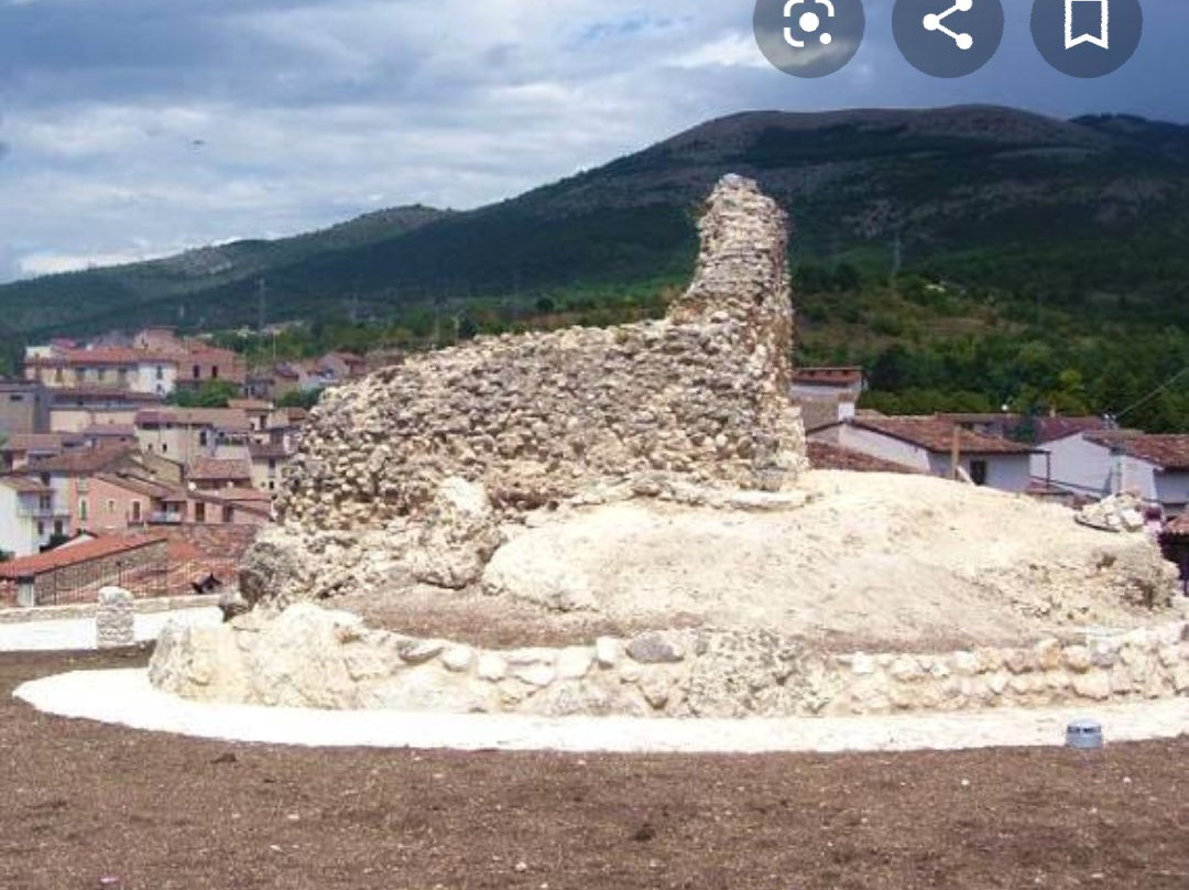 Castello di Poggio Picenze景点图片