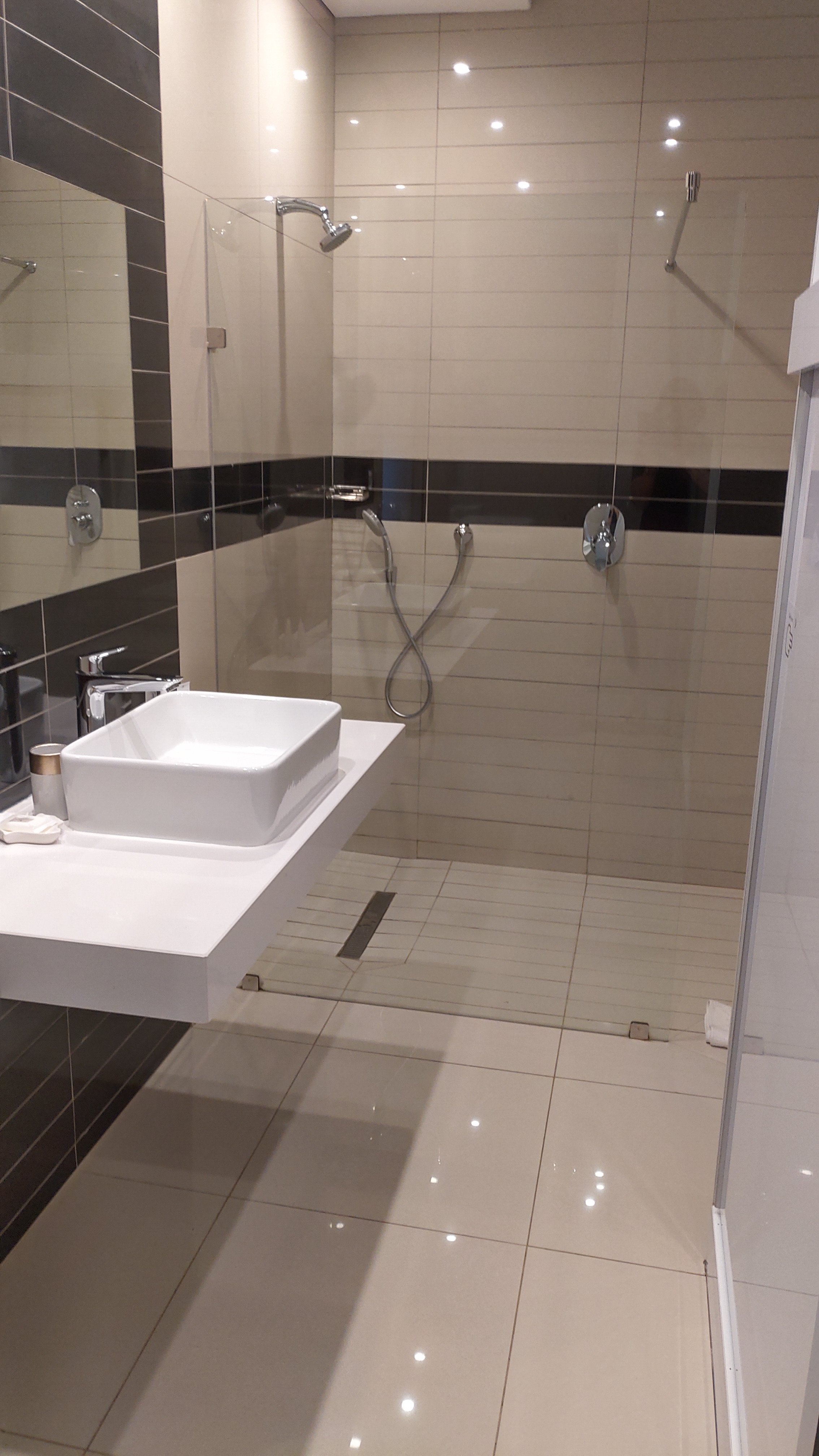 The Lakes Boutique Lodge-浴室