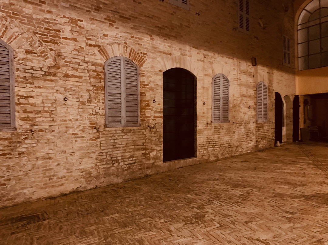 Palazzo Romani Adami主图