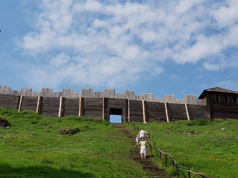 Castle On The Mount Birów景点图片