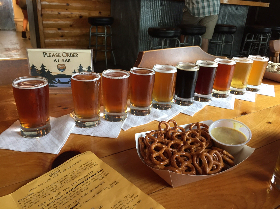 Lake Ann Brewing Company景点图片