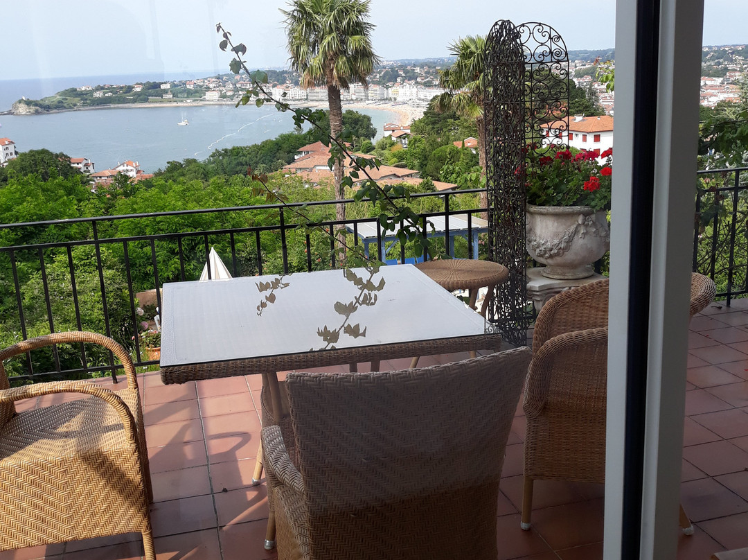 Villa Erresinolettean主图