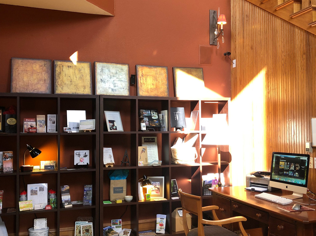 The Bradley Boulder Inn主图