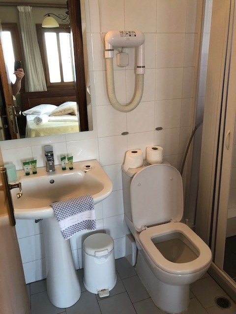 Hotel Agnadi-Horefto-浴室
