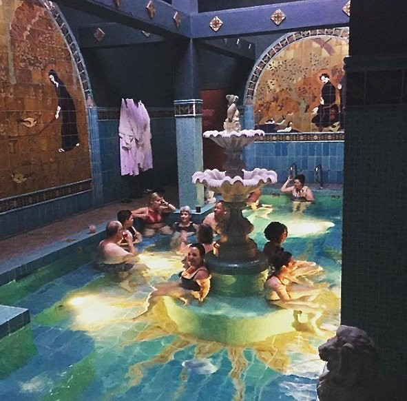 McMenamins Old St. Francis School主图