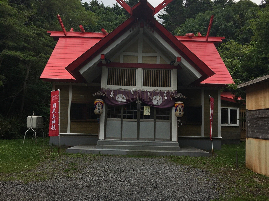 Rishiriyama Shrine景点图片