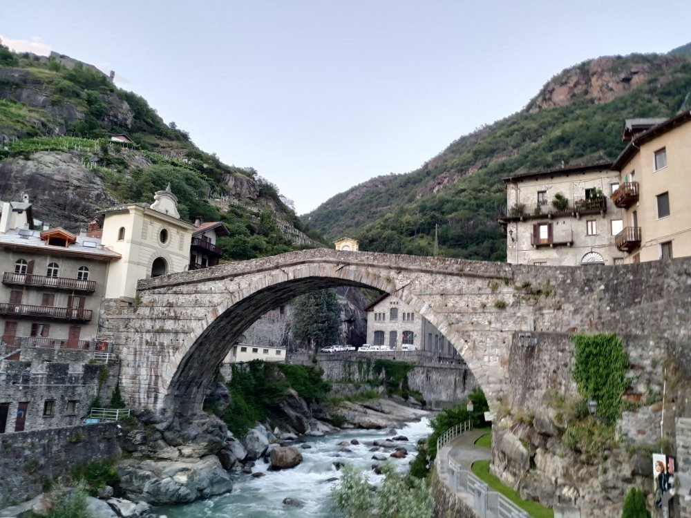 Il ponte romano di Pont-Saint-Martin景点图片