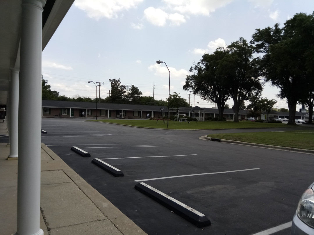 Ambassador Inn主图