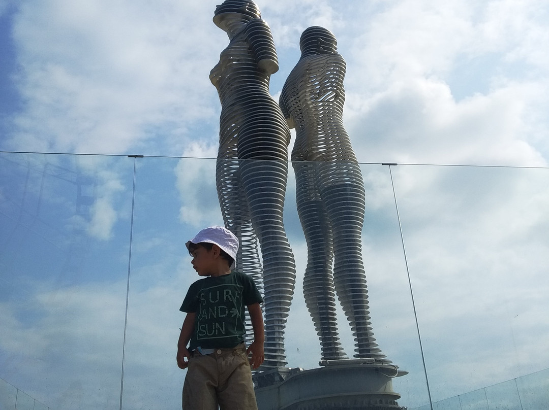 Monument Ali and Nino-巴统必去景点