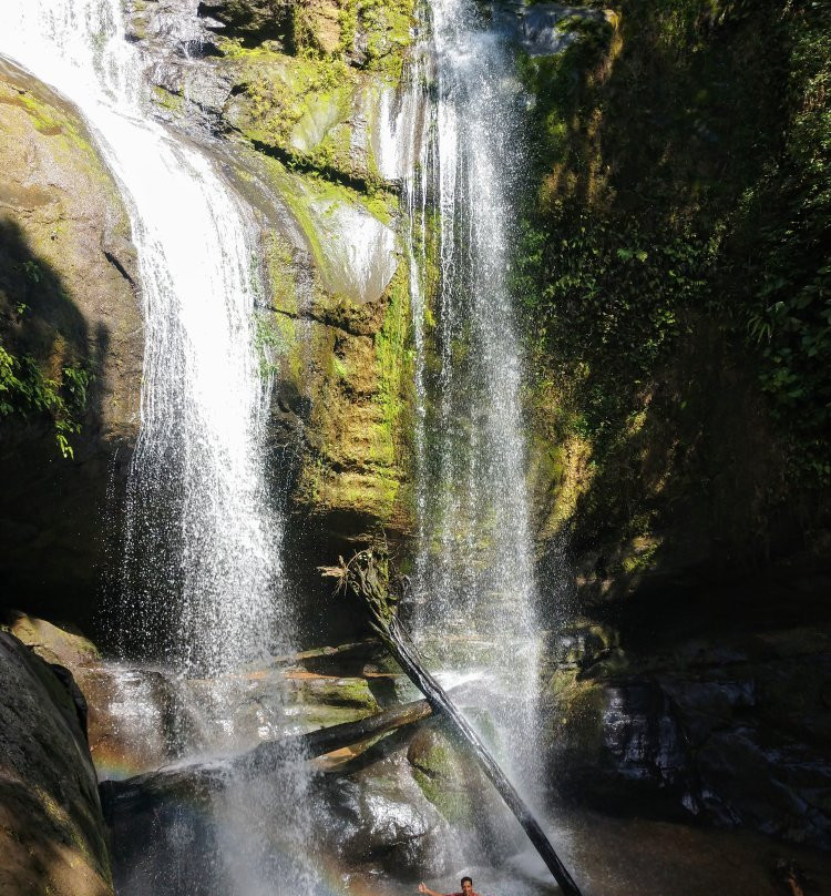 Voilo Waterfall景点图片