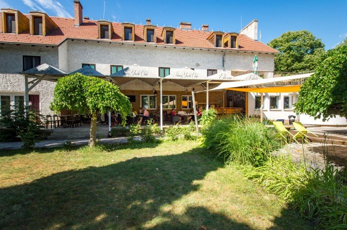 Tihany Yacht Club主图