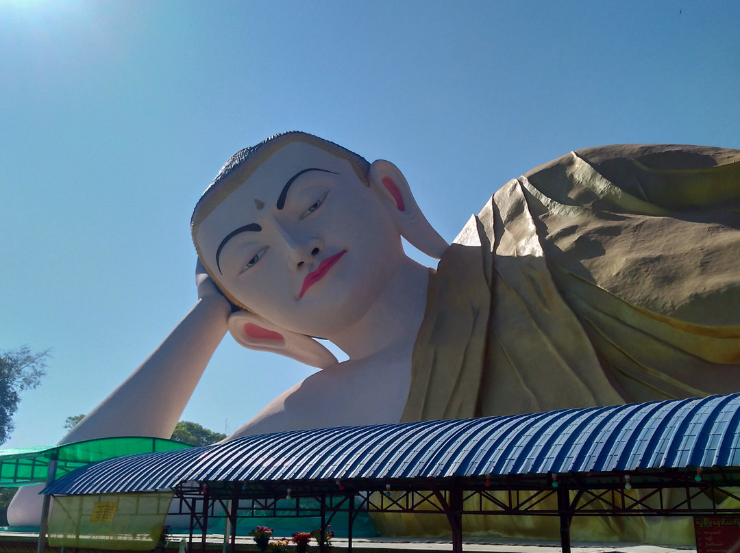 Mya Tha Lyaung Reclining Buddha景点图片