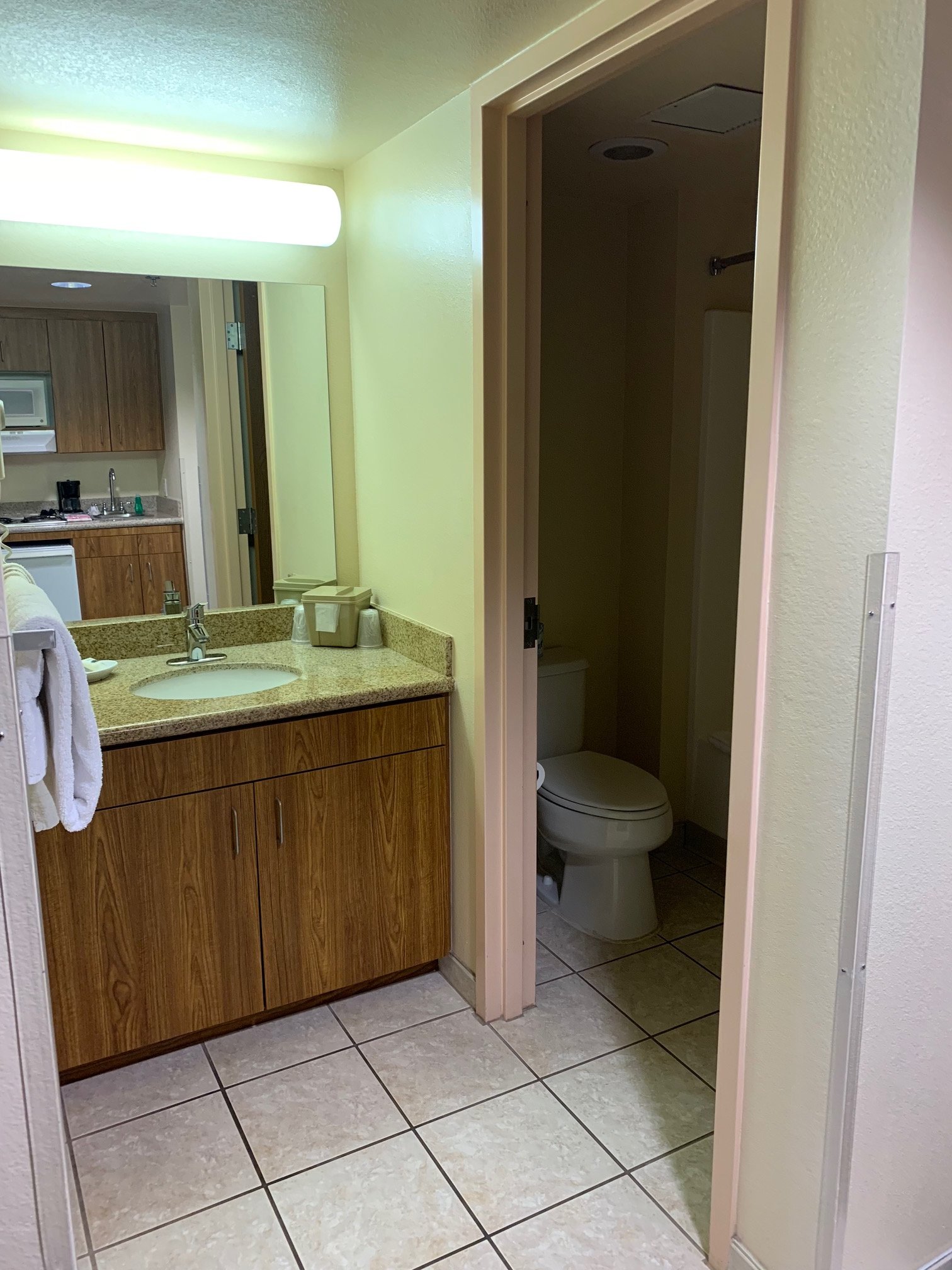 Gateway Studio Suites-浴室