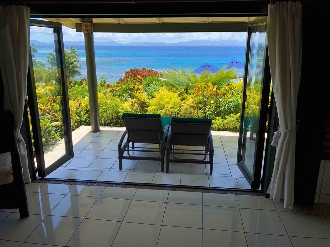 塔韦乌尼岛度假酒店及水疗中心主图