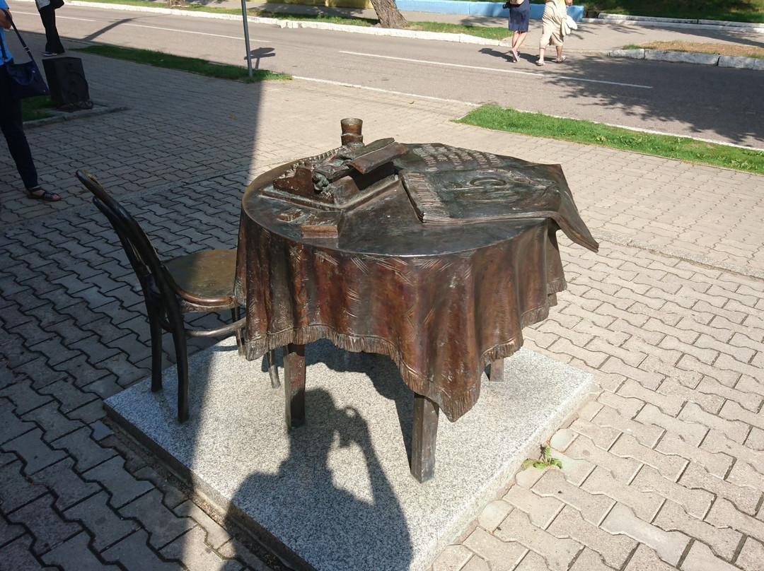 Monument to the Regional Newspaper For Valorous Work景点图片