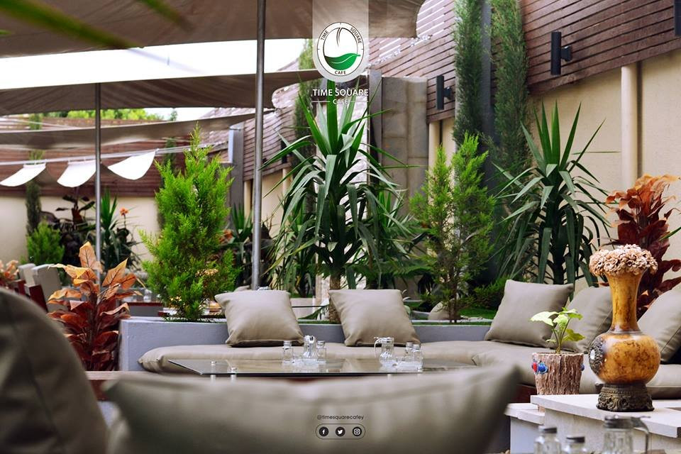 Kaukaban餐馆和美食-Time Square Cafe