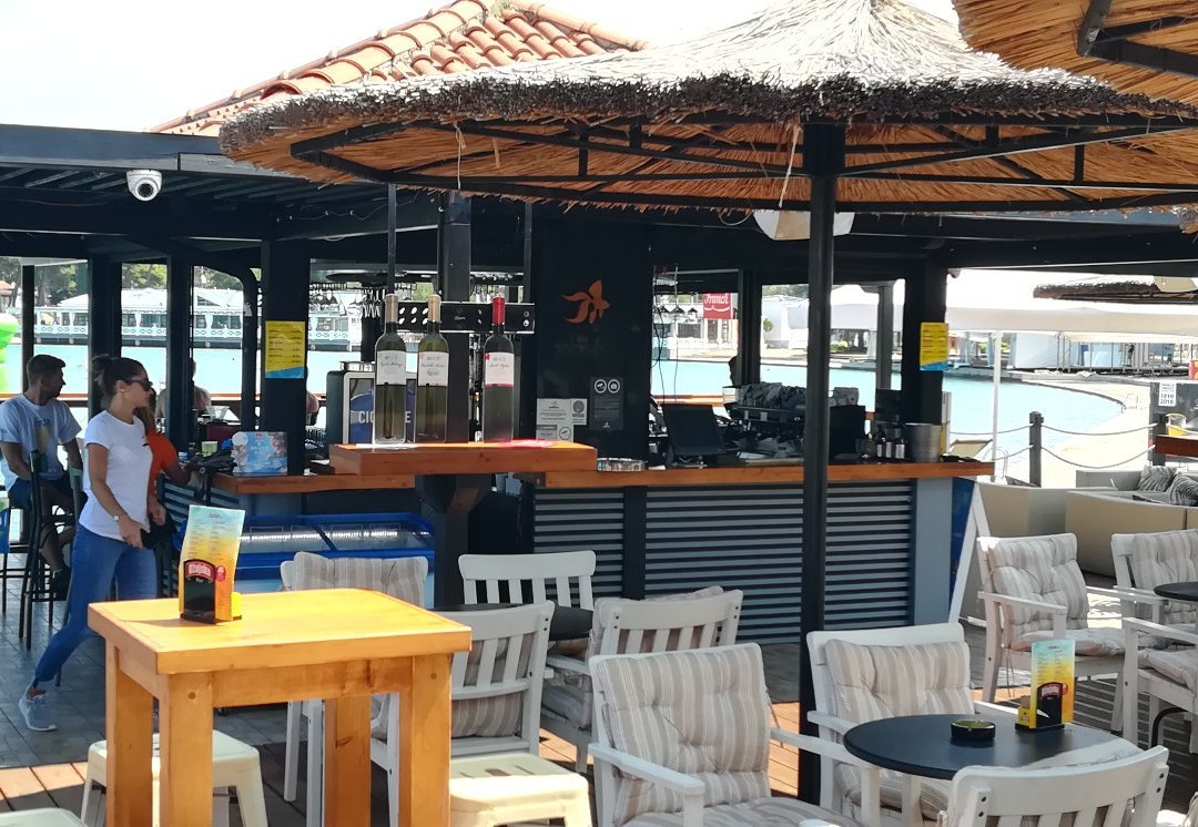 Goldfish Beach Bar-乌马格必去景点