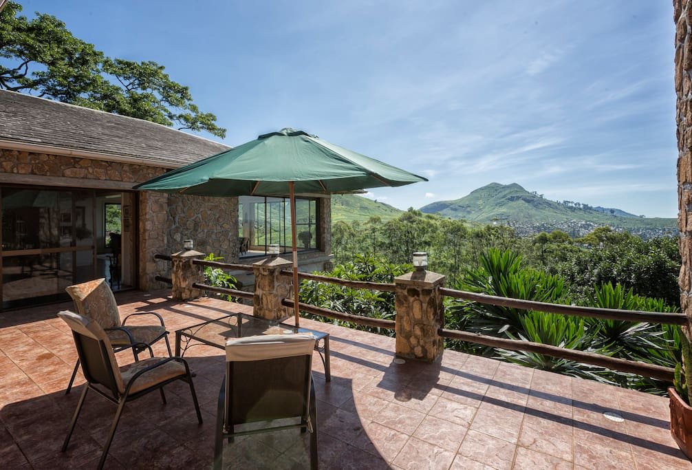 Russell's Retreat-官方