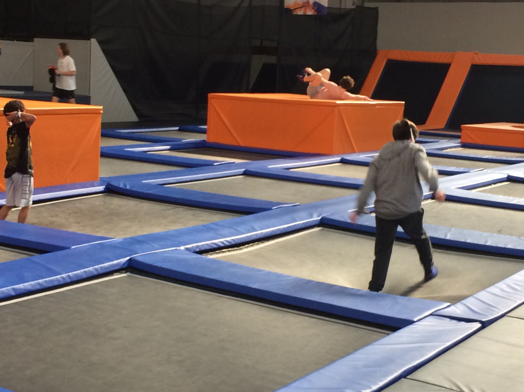 Summit Trampolin Park景点图片