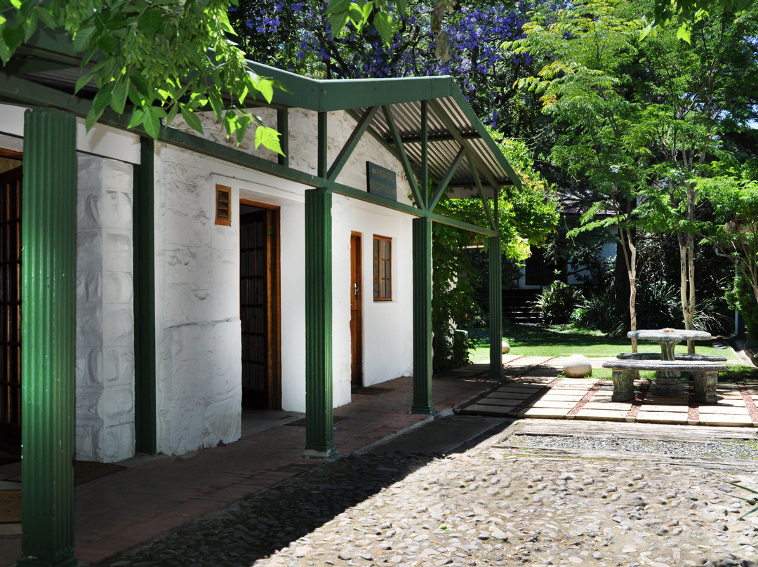 Farquhar Lodge B&B主图