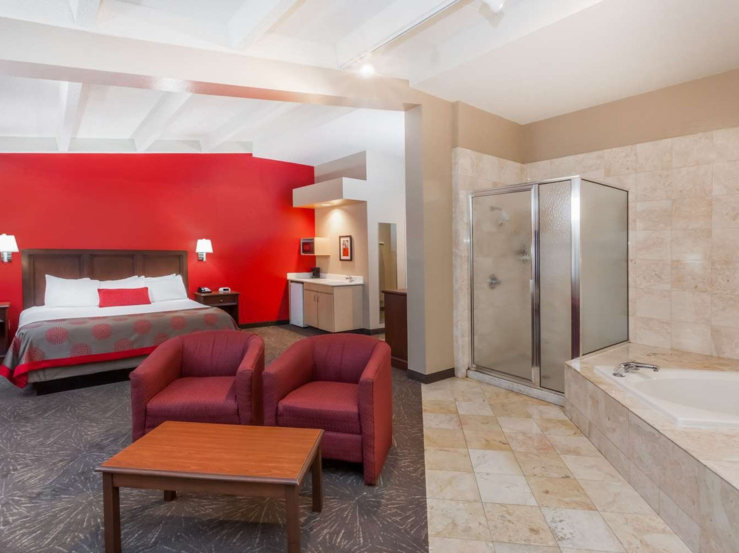 Ramada Hotel & Conference Center by Wyndham Hammond主图