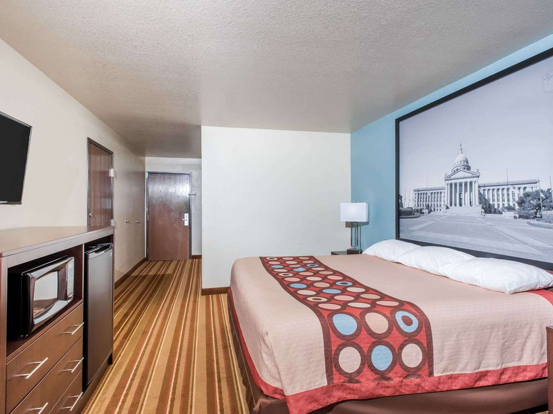 Super 8 by Wyndham Claremore OK主图