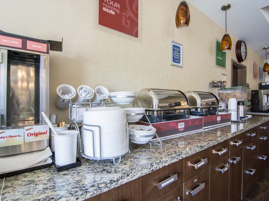 Comfort Inn & Suites Fort Saskatchewan主图