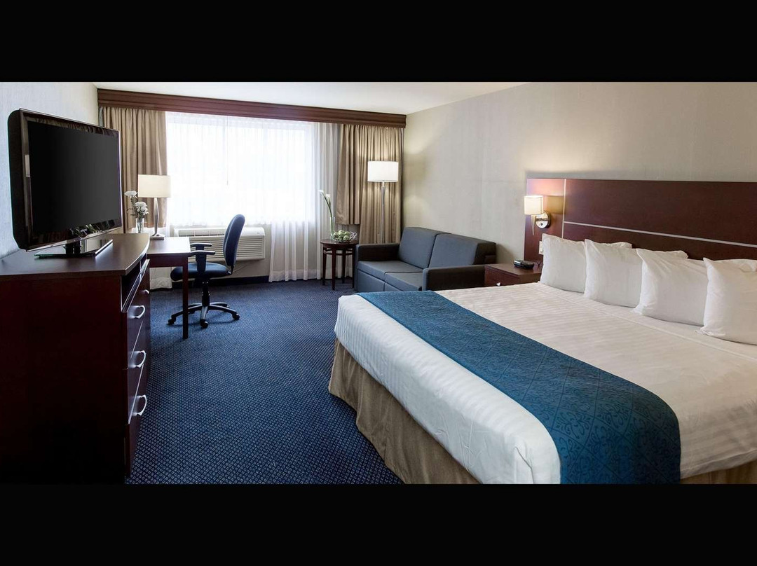 Quality Inn & Suites Brossard主图