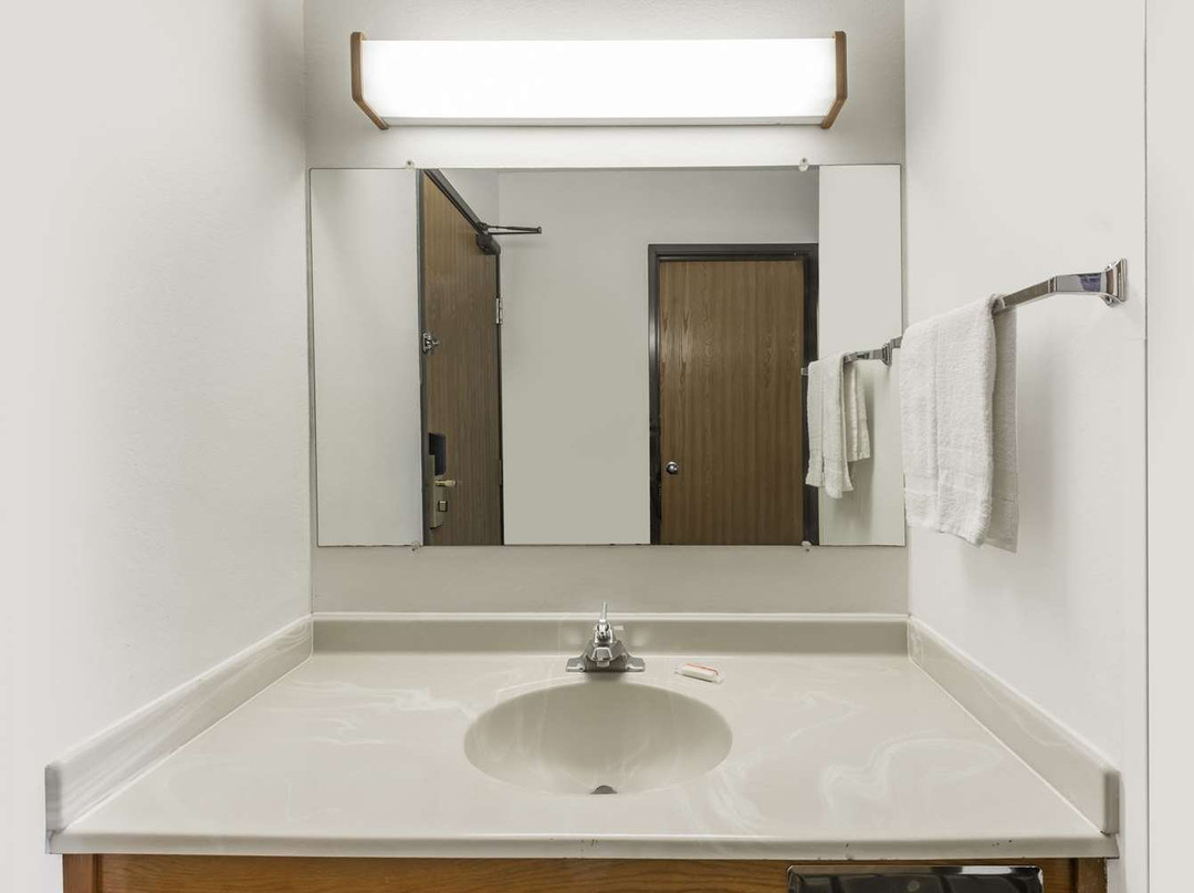 Super 8 by Wyndham Coshocton Roscoe Village主图