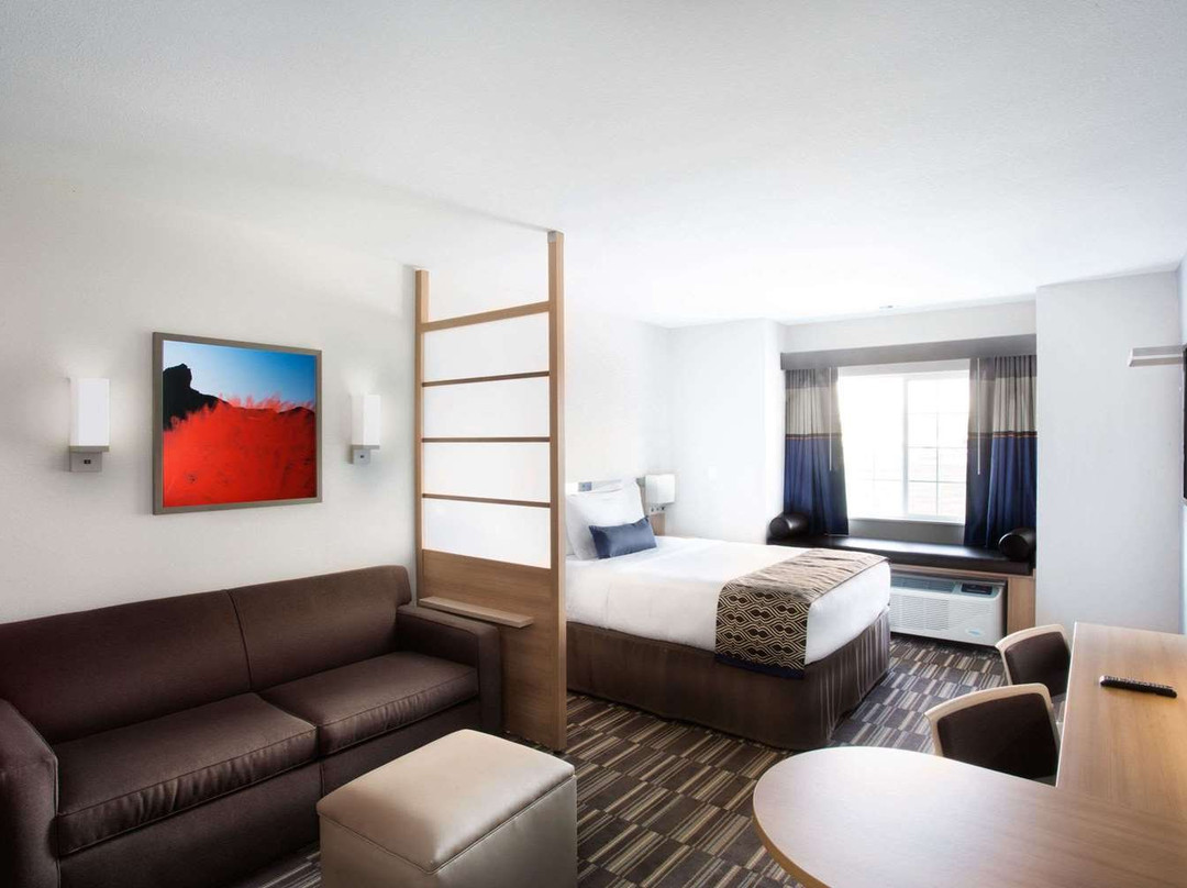 Microtel by Wyndham Vernal / Naples主图