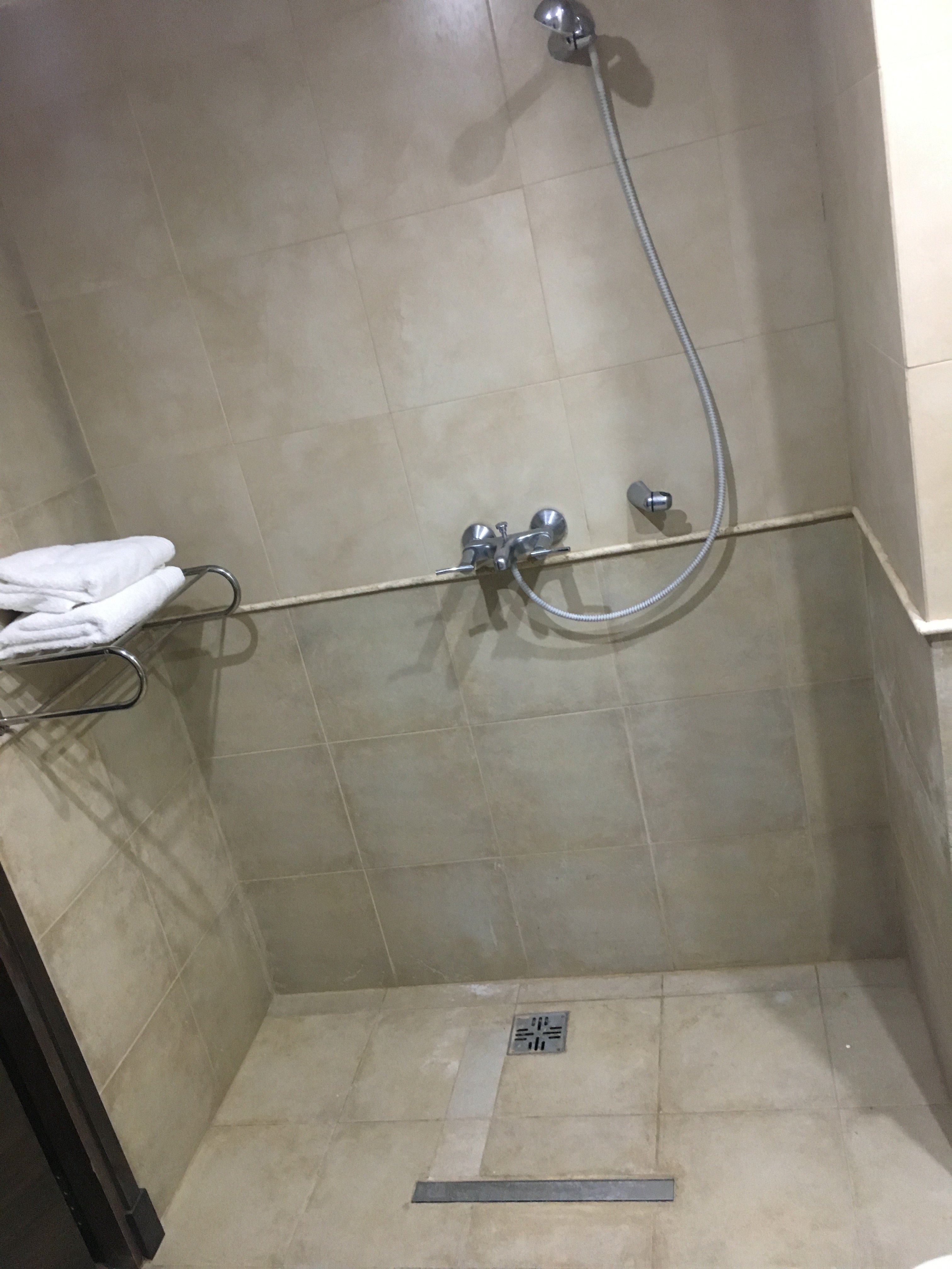 Howard Johnson Hotel & Convention Center Ezeiza-浴室