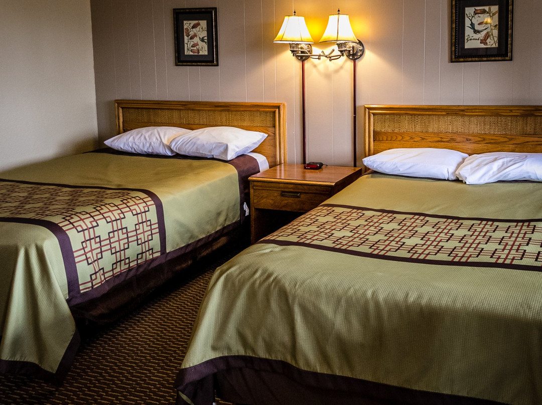 Charm Motel & Suites主图