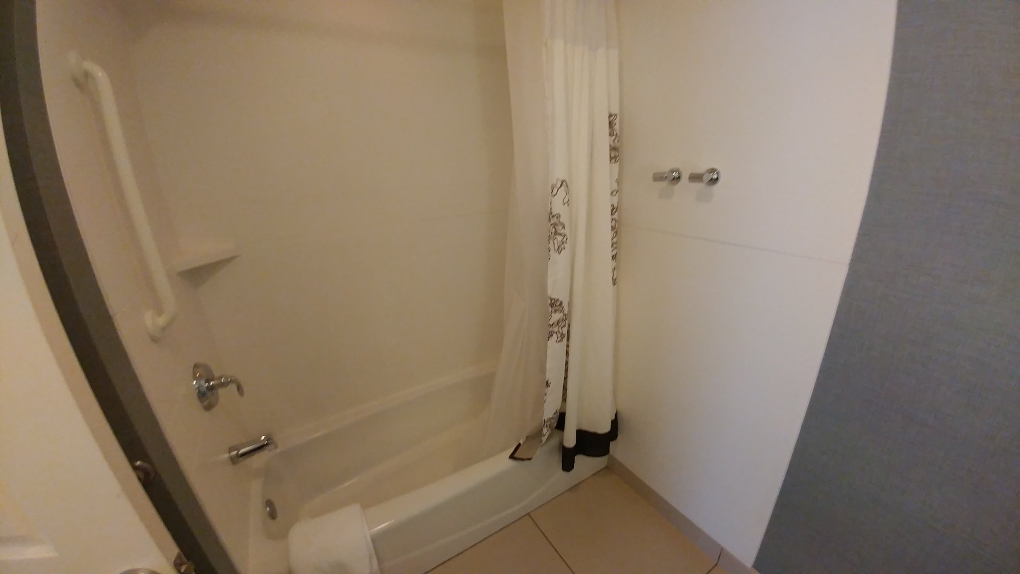 Residence Inn by Marriott Atlanta NE/Duluth Sugarloaf-浴室